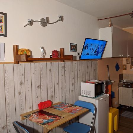 Tiny House Apartment Sestriere Ngoại thất bức ảnh